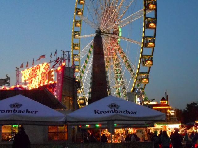 files/motorradfreunde_solling_vogler_de/Erfurter Oktoberfest bei Nacht.jpg