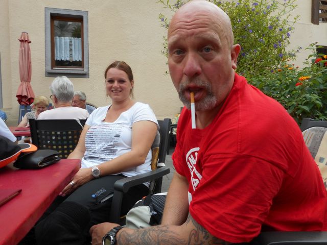 files/motorradfreunde_solling_vogler_de/Mosel 2016/Biergarten 1.jpg