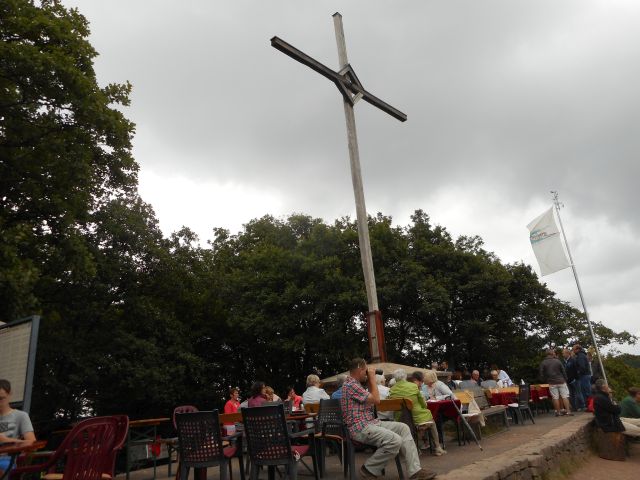 files/motorradfreunde_solling_vogler_de/Mosel 2016/Calmount Gipfelkreuz.jpg