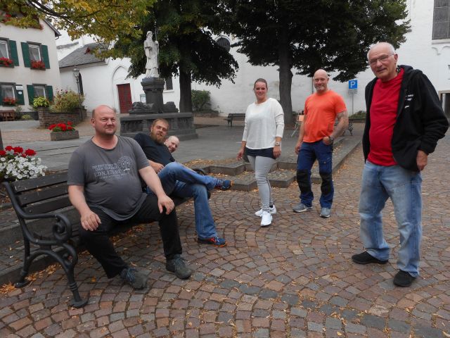 files/motorradfreunde_solling_vogler_de/Mosel 2016/Gruppenbild mit Dame.jpg