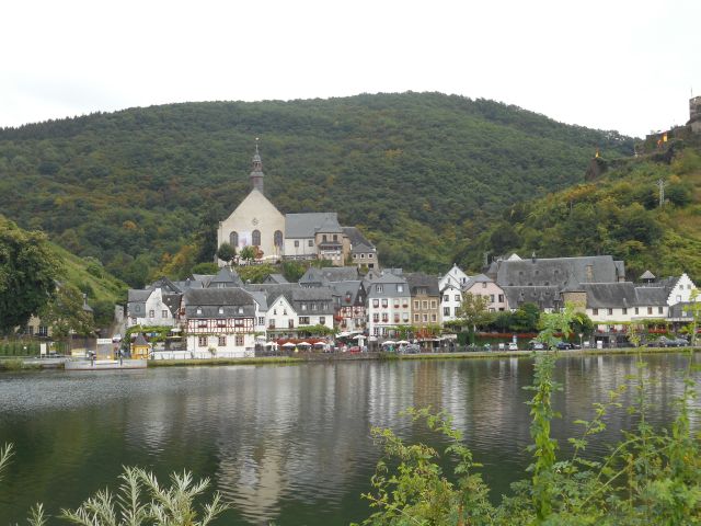 files/motorradfreunde_solling_vogler_de/Mosel 2016/Moselort Beilstein.jpg