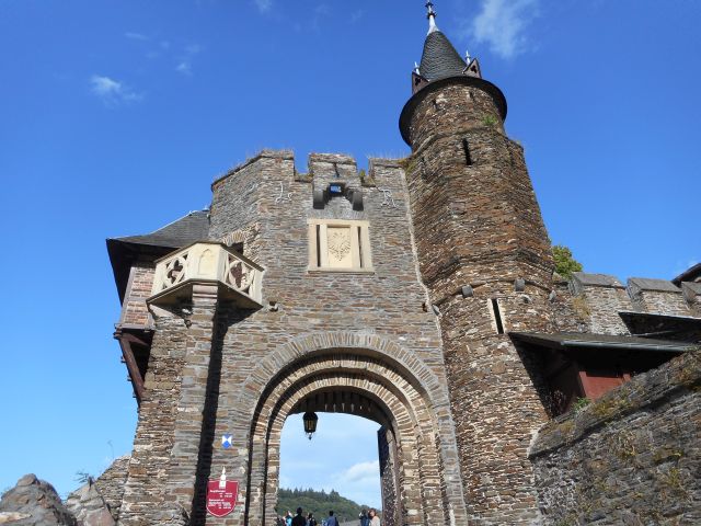 files/motorradfreunde_solling_vogler_de/Mosel 2016/Reichsburg Cochem 4.jpg