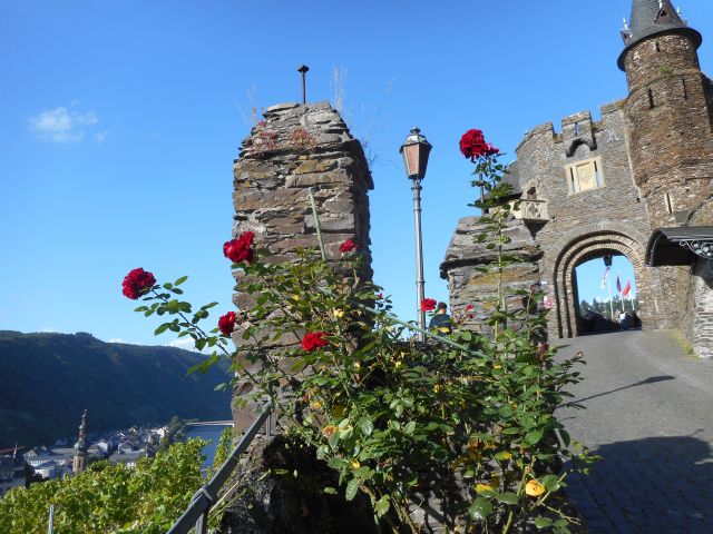 files/motorradfreunde_solling_vogler_de/Mosel 2016/Reichsburg Cochem 5.jpg