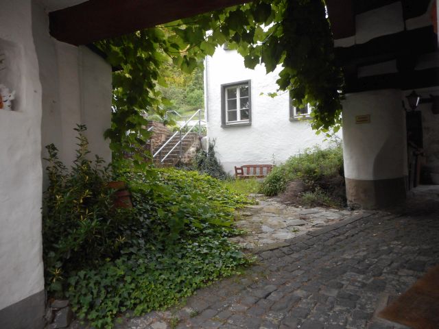 files/motorradfreunde_solling_vogler_de/Mosel 2016/Rundgang Treis-Karden 1.jpg