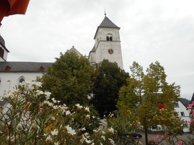files/motorradfreunde_solling_vogler_de/Mosel 2016/Stiftskirche 1.jpg