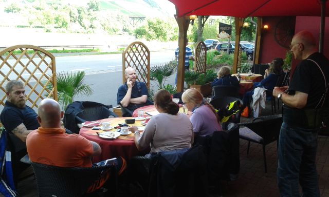 files/motorradfreunde_solling_vogler_de/Mosel 2016/Straussenwirtschaft.jpg