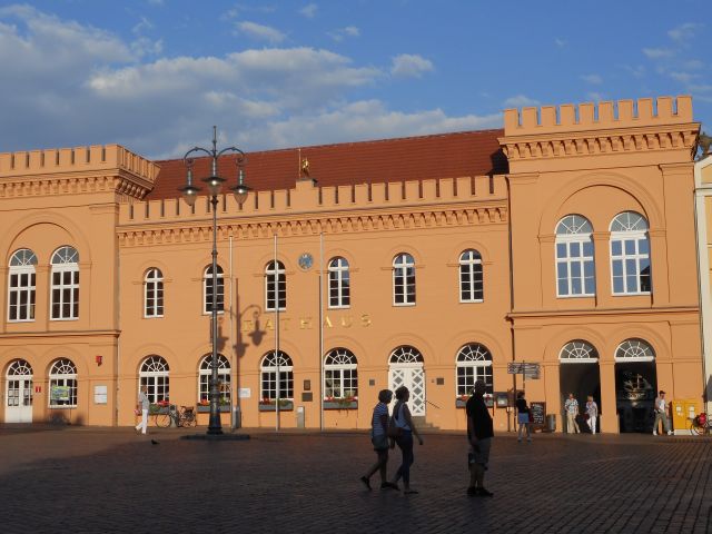 files/motorradfreunde_solling_vogler_de/Rathaus Schwerin.jpg