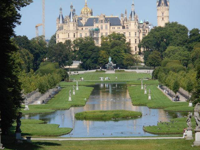files/motorradfreunde_solling_vogler_de/Schlossgarten Schwerin.jpg