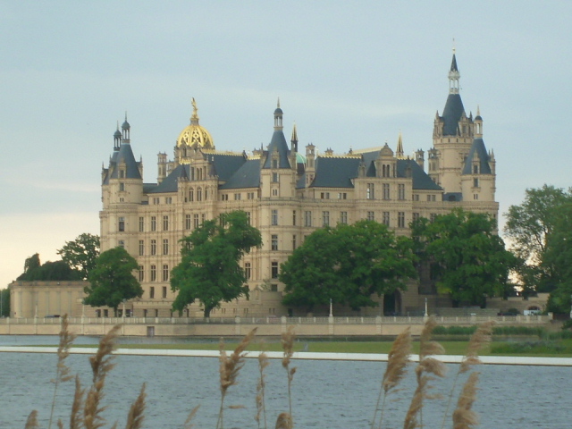 files/motorradfreunde_solling_vogler_de/Schweriner Schloss 1.JPG
