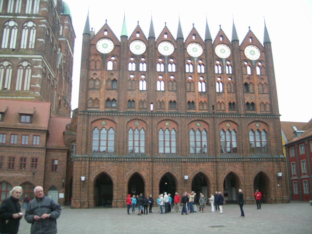 files/motorradfreunde_solling_vogler_de/Stralsund Rathaus.JPG