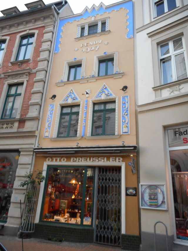 files/motorradfreunde_solling_vogler_de/schmalste Haus Schwerin.jpg